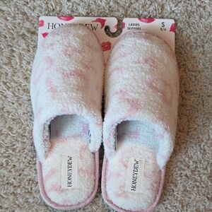 🆕️ Honeydew Pink and White Heart Slippers NWT S 5/6